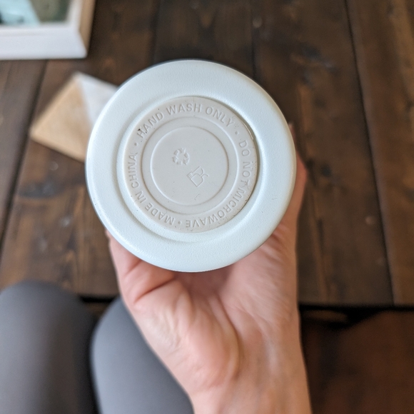 Gymshark Whitney Simmons collection water bottle - Picture 2 of 5